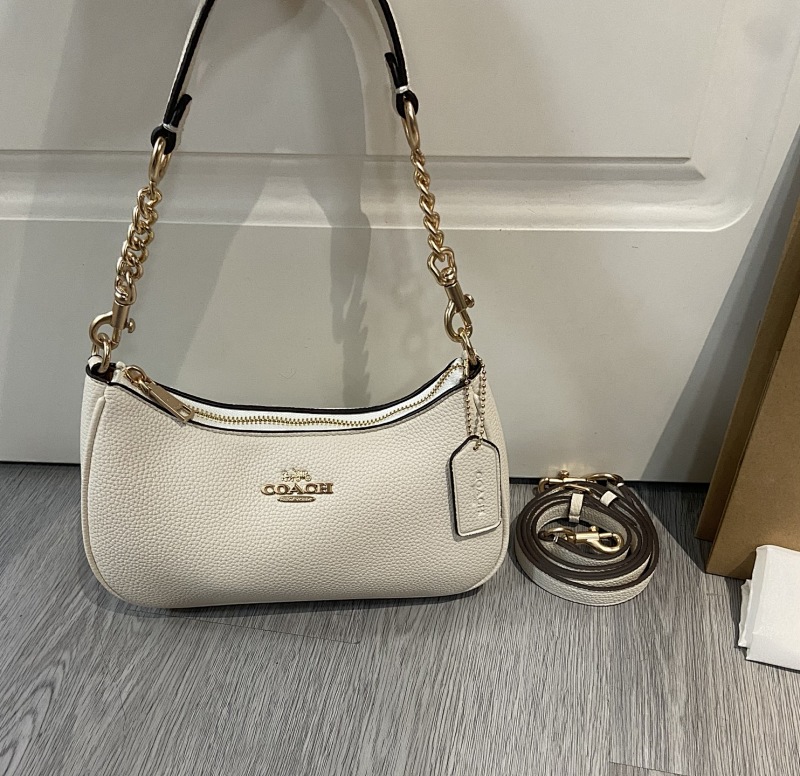 Coacch CV934 Cream Leather Teri Shoulder Bag with Gold Hardware