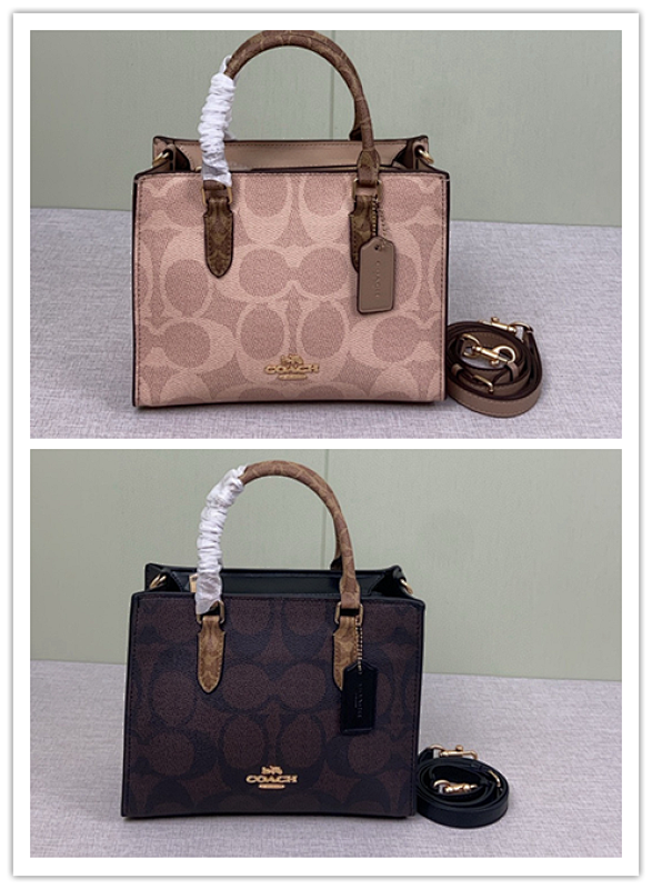 Coacch CY676 Maggie Tote Bag in Signature Canvas