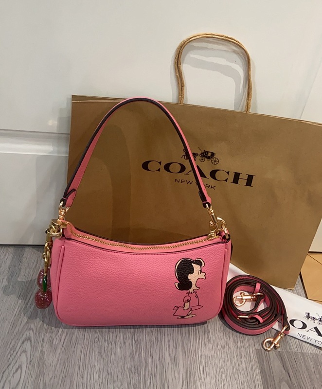 Coacch CBM31 x Peanuts Teri25 Pink Leather Crossbody Bag