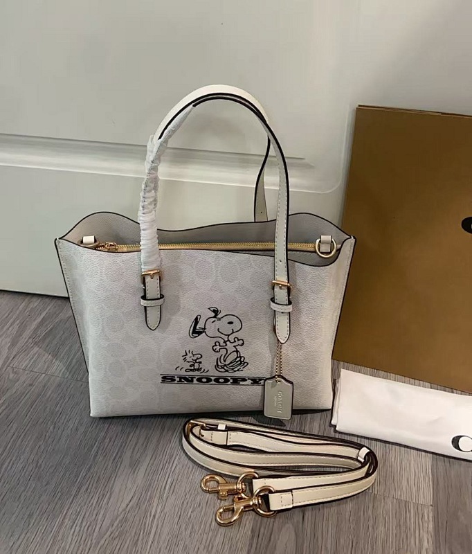 Coacch CBJ87 Snoopy Tote Bag Ice White - 1 Coacch CBJ87 Snoopy Tote Bag Ice White