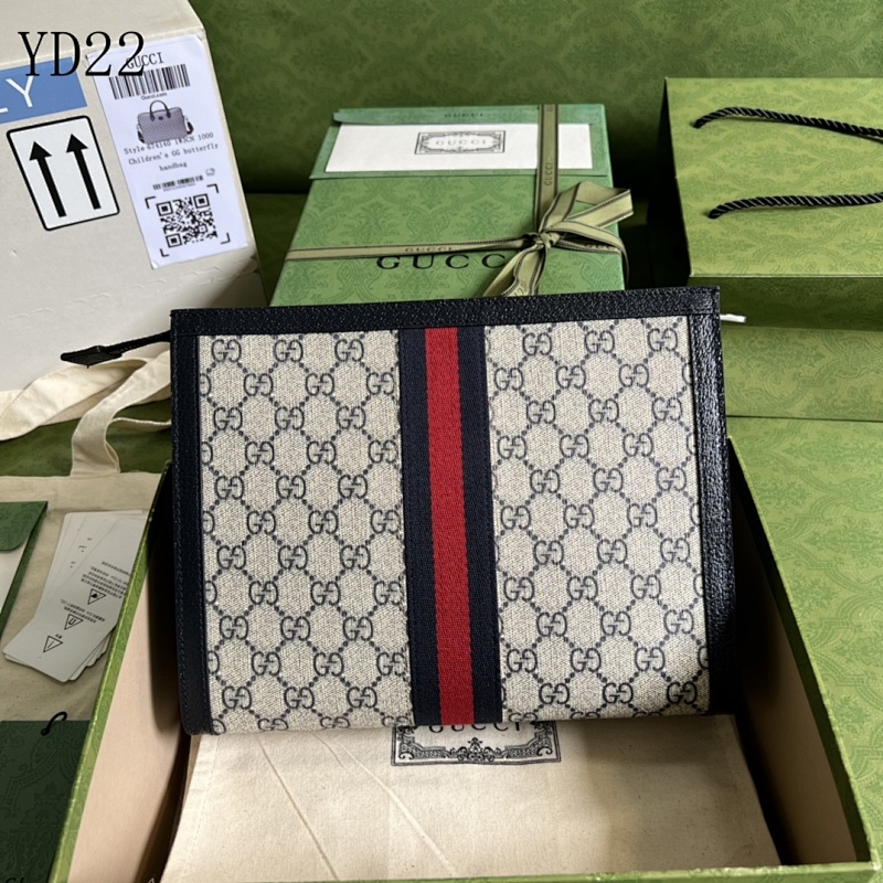 cover-116815157 Gucc1 625549 GG Supreme Clutch Bag