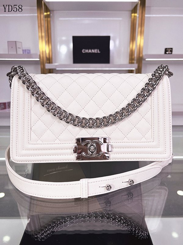 CHANELL YD58 Quilted White Leather Shoulder Bag