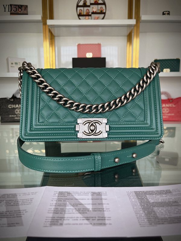 CHANELL YD58 Quilted Caviar Leather Shoulder Bag