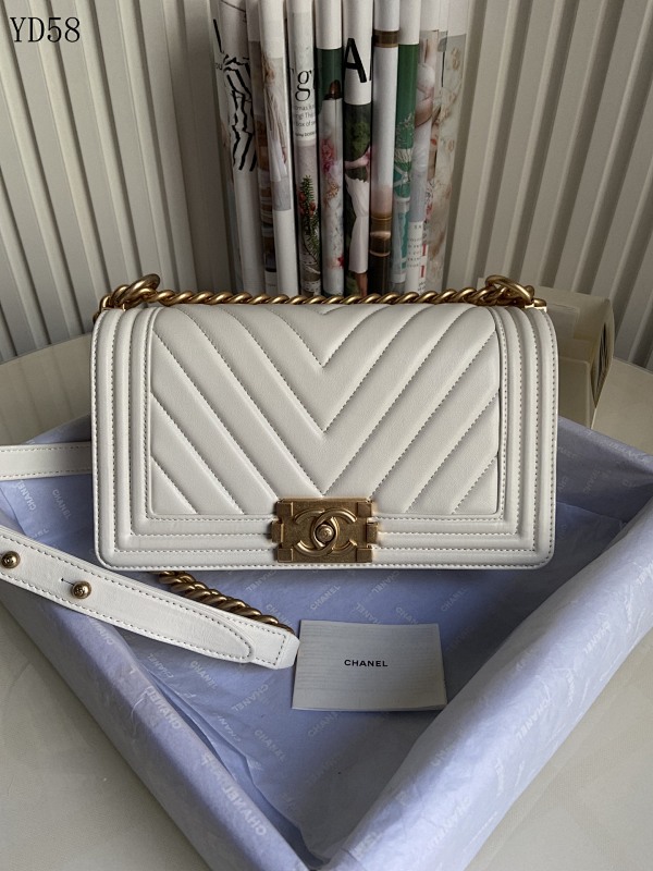 cover-124861248 CHANELL YD58 White Quilted Leather Shoulder Bag