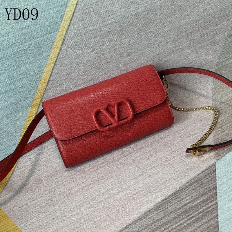 Valentiino YD0958 Red Leather Shoulder Bag with Gold Hardware