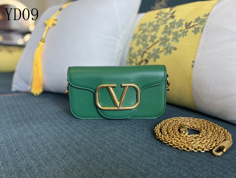 Valentiino YD0970 VLogo Wallet on Chain