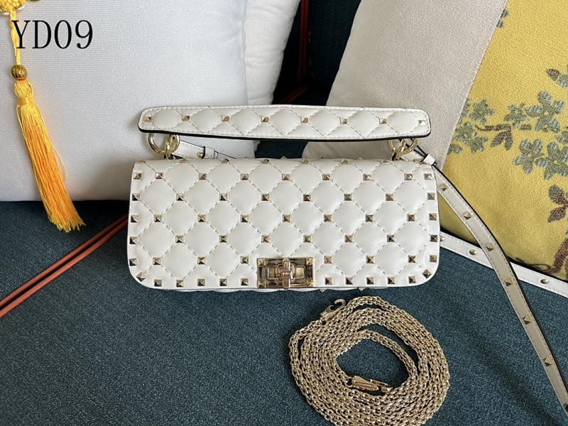 Valentiino YD09 White Quilted Studs Shoulder Bag