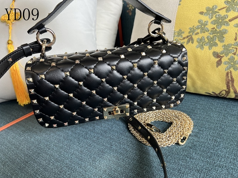 Valentiino YD0978 Rockstud Quilted Leather Shoulder Bag
