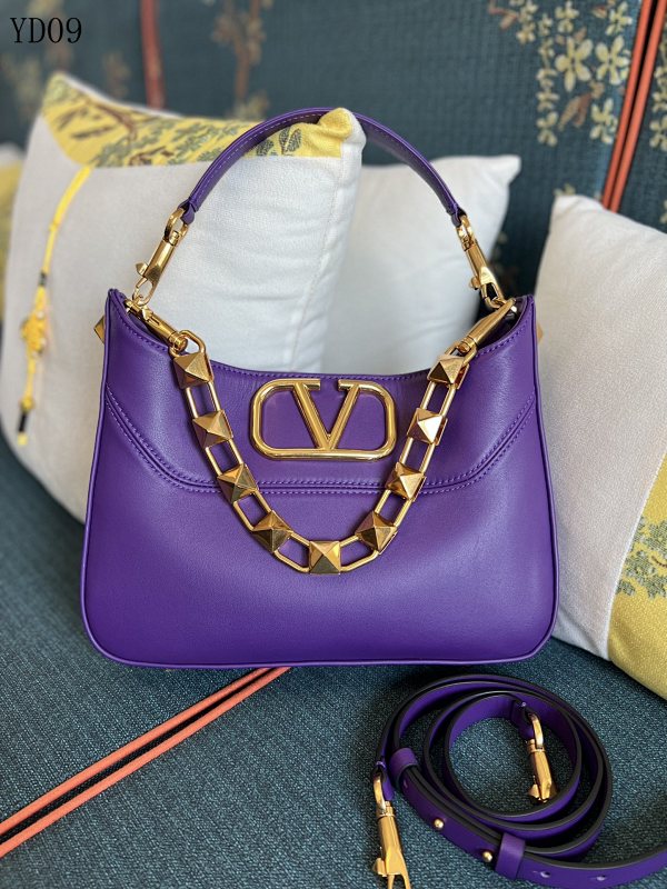 Valentiino Garavani Stud Sign HOBO Bag Model 0028