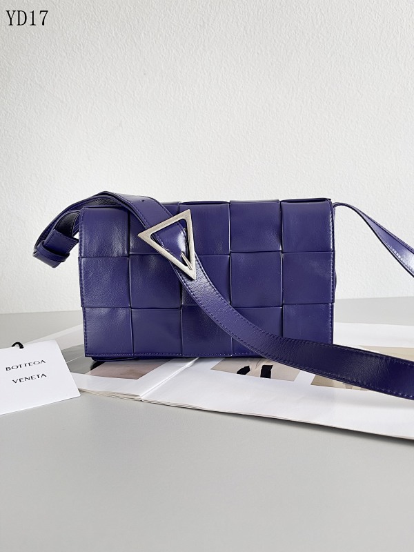 BOTTEGA VENETA YD1785 Woven Leather Crossbody Bag