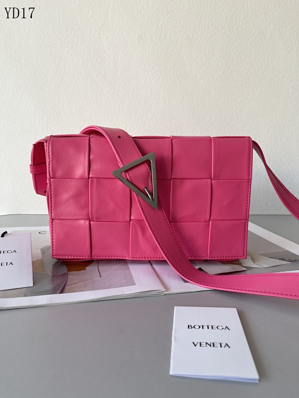 BOTTEGA VENETA YD1785 Intrecciato Leather Crossbody Bag