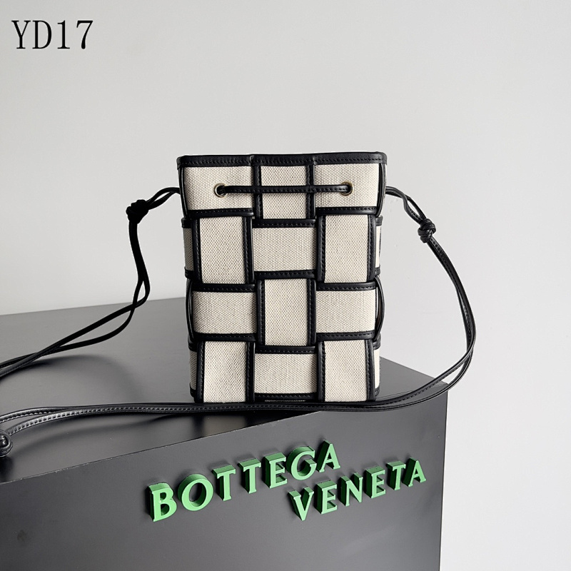 BOTTEGA VENETA YD1772 Intrecciato Canvas and Leather Tote