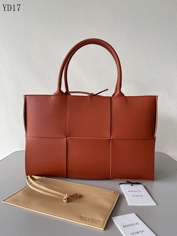BotegaaVeneta YD17 Large Pouch Clutch