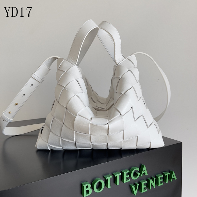 BotegaaVeneta YD17 Intrecciato White Leather Tote Bag