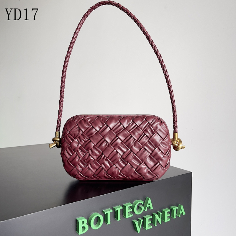 BotegaaVeneta YD17 Intrecciato Woven Leather Handbag