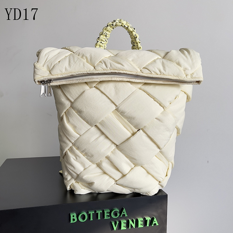 BotegaaVeneta YD17 Quilted Tote Bag