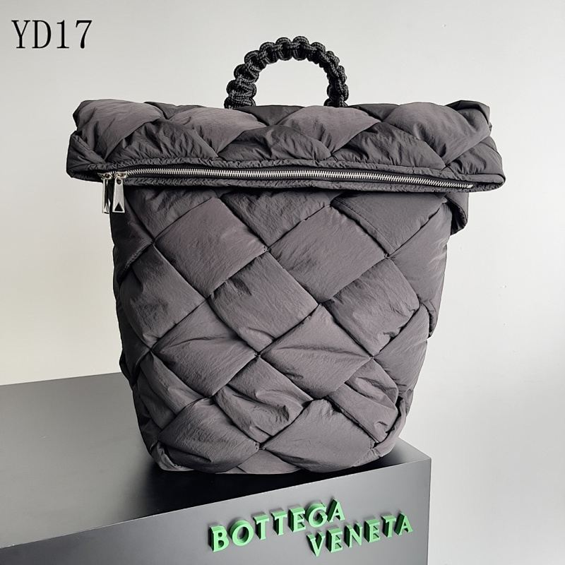 BOTTEGA VENETA YD17 Quilted Puffer Tote Bag
