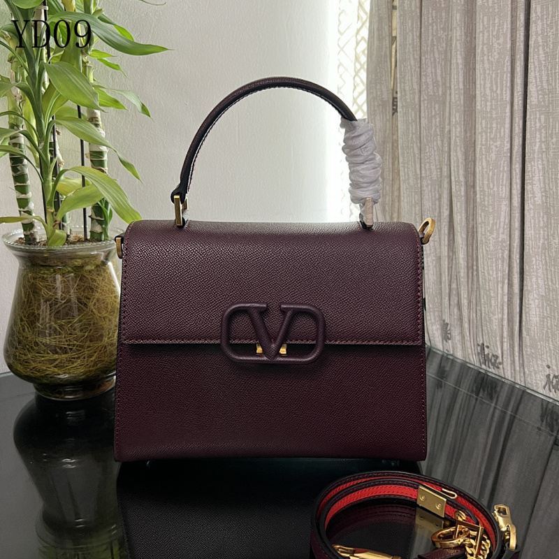 Valentiino YD0965 Medium Rockstud Bag