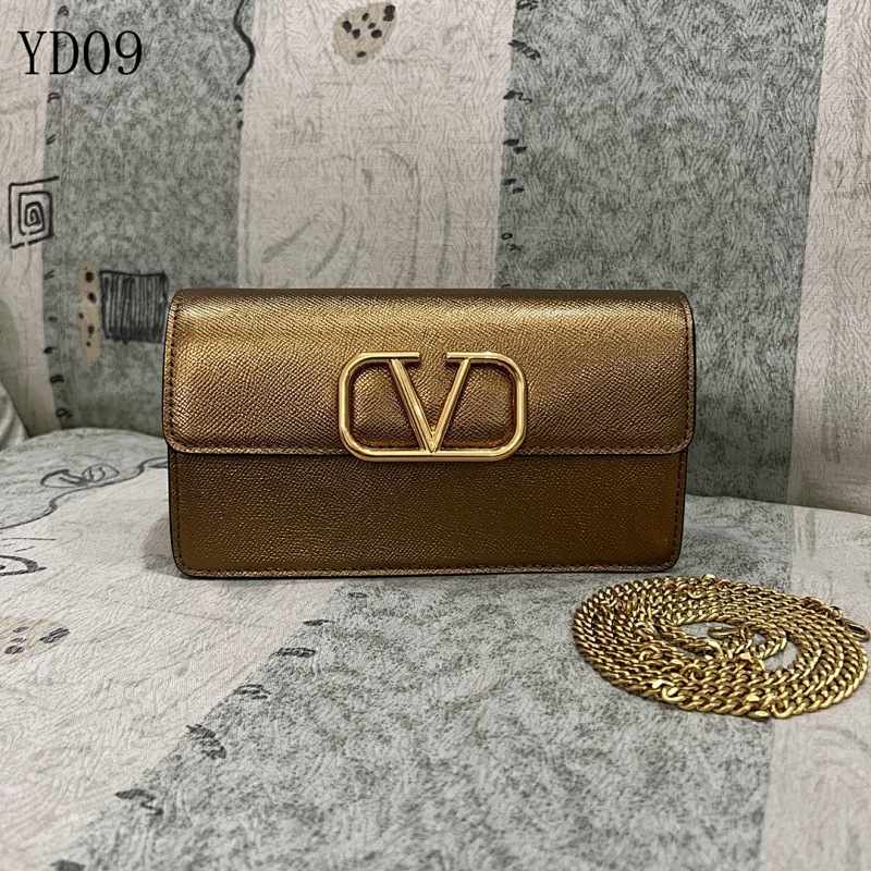 Valentiino YD0960 Wallet on Chain