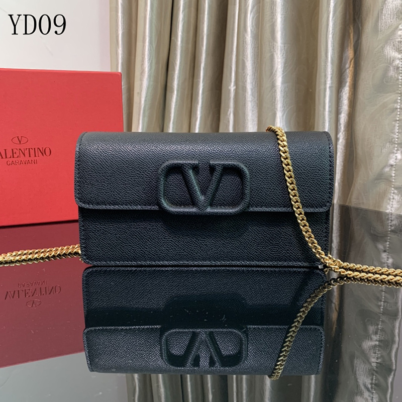 Valentiino YD0960 Wallet on Chain with Grainy Leather and Gold Chain