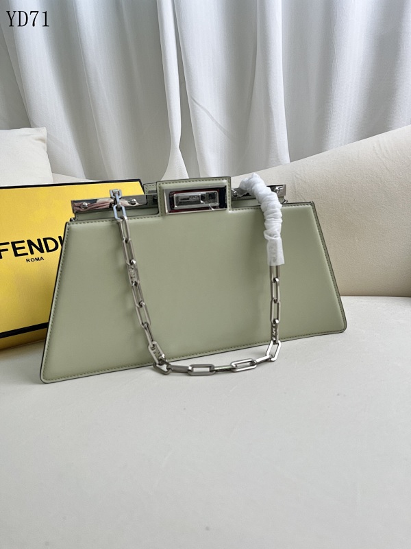 cover-133950130 F3ndii YD7180 Bag with Chain Strap