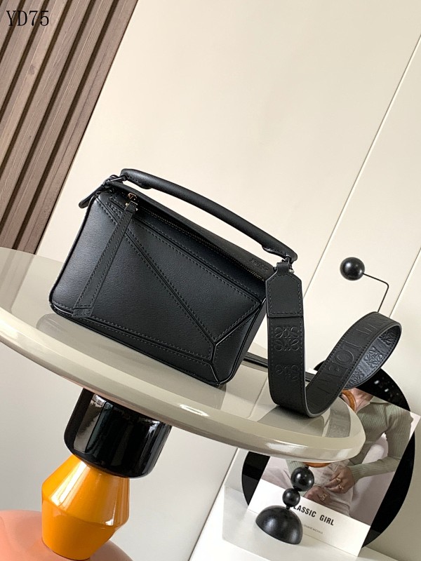 L03wee YD7563 Mini Leather Bag