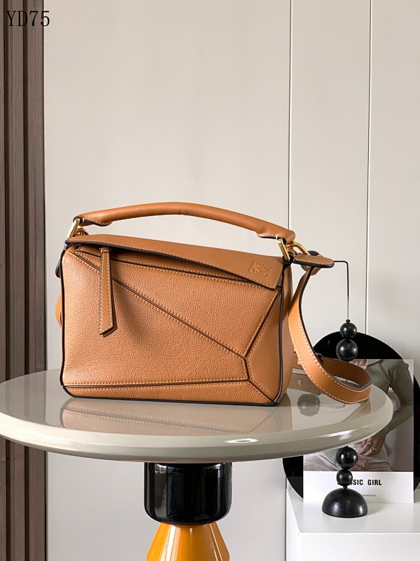 L03wee Puzzle Bag YD7577 Tan Leather Handbag