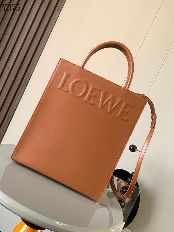 L03wee YD7585 Embossed Logo Tote Bag