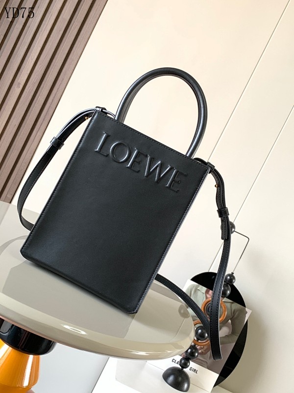 L03wee YD7570 Embossed Logo Tote Bag