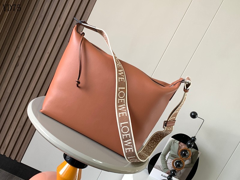 L03wee Cubi Crossbody Bag – Soft Leather Shoulder Bag