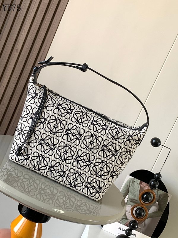 L03wee YD7560 Large Monogram Tote Bag