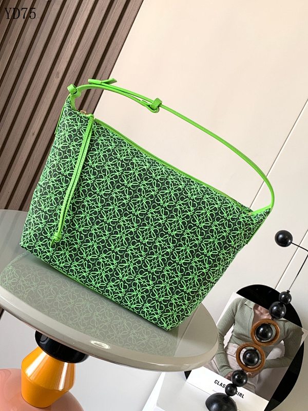 L03wee YD7560 Large Structured Clutch