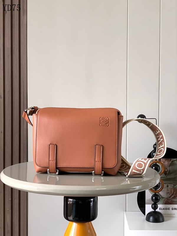 cover-137801771 L03wee YD7575 XS Messenger Bag with Zippered Compartment