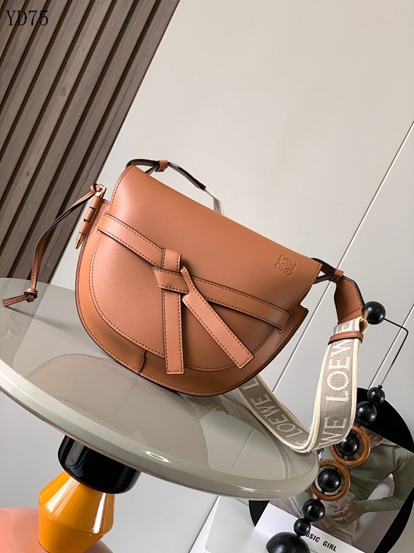 L03wee YD7580 Calfskin Crossbody Bag