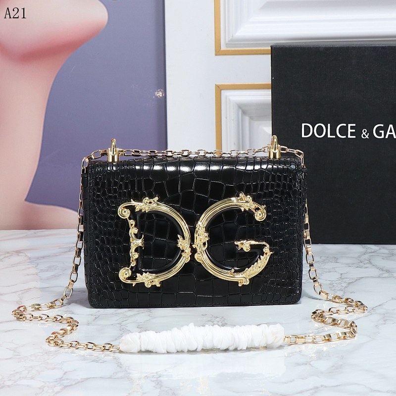 Dolce & Gabbana D15168 Logo Chain Shoulder Bag