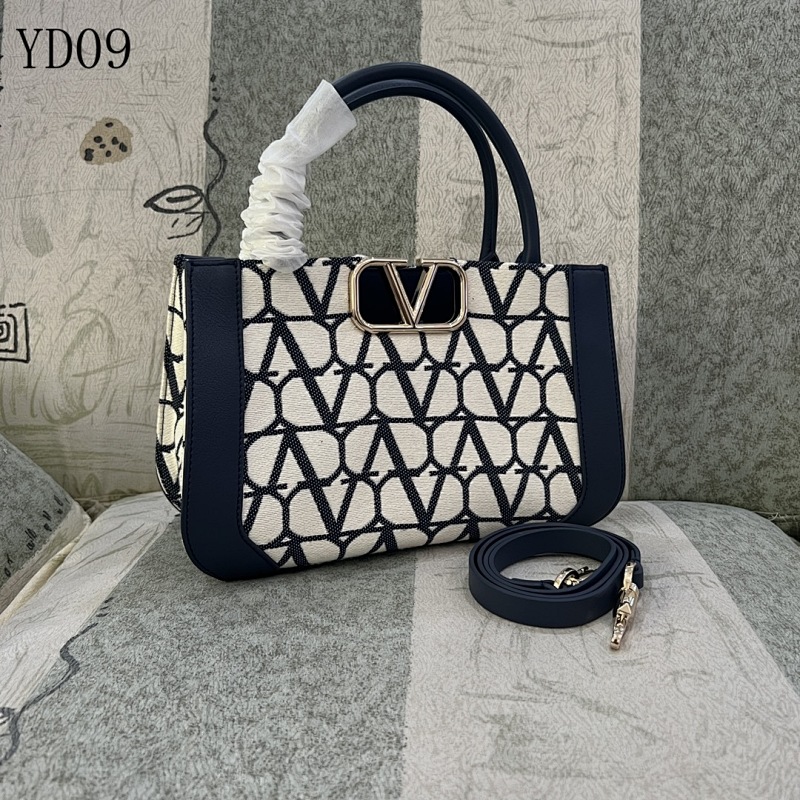 Valentiino YD0972 GARAVANI VLOGO Signature Small Handbag
