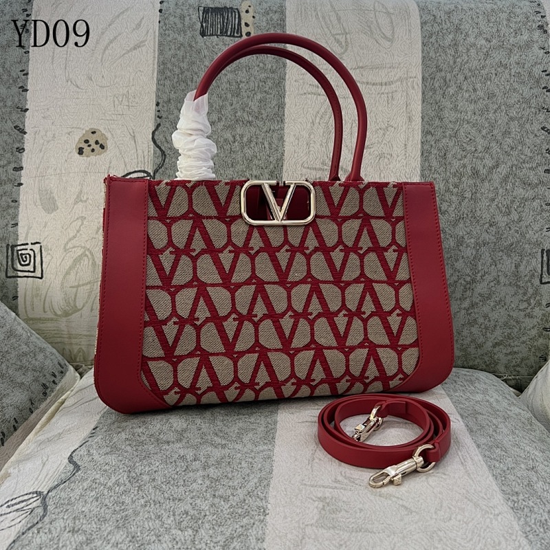 Valentiino YD0978 GARAVANI VLOGO Signature Large Tote Bag