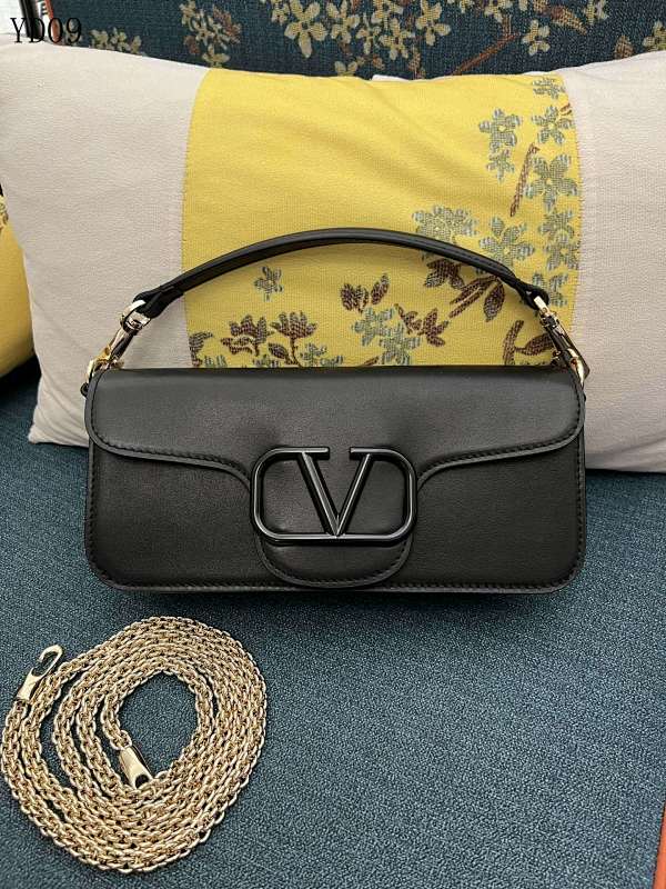 Valentiino YD0973 VLogo Shoulder Bag