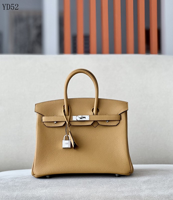 Hermès YD52 Handbag with Hand Stitching