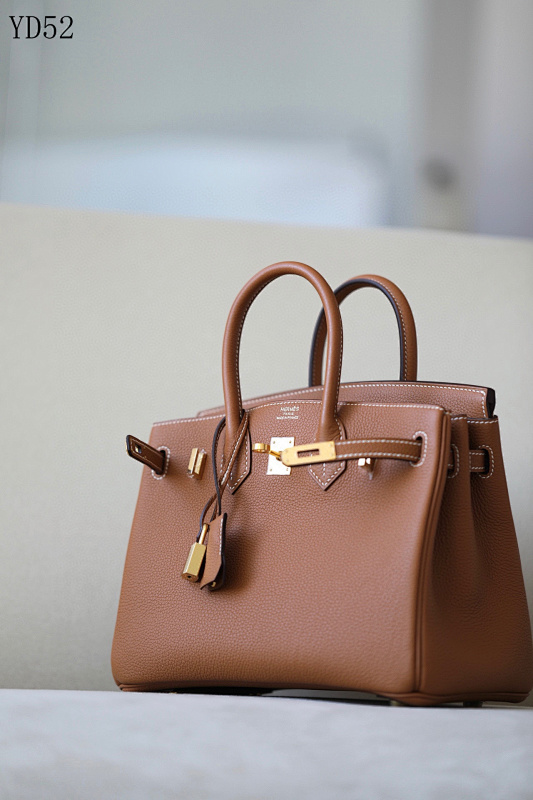 Hermès YD52 Kelly Bag Handcrafted with Gold Hardware