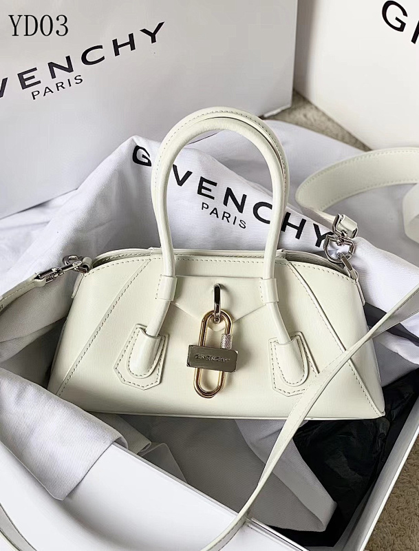 Givnchee YD0380 Leather Shoulder Bag