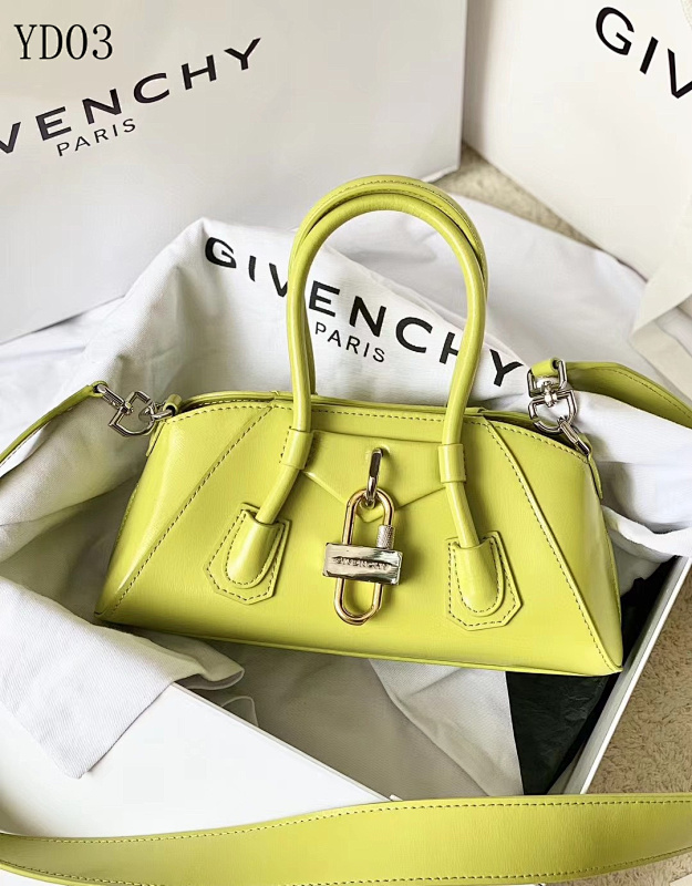 Givnchee YD0380 Antigona Mini Bag