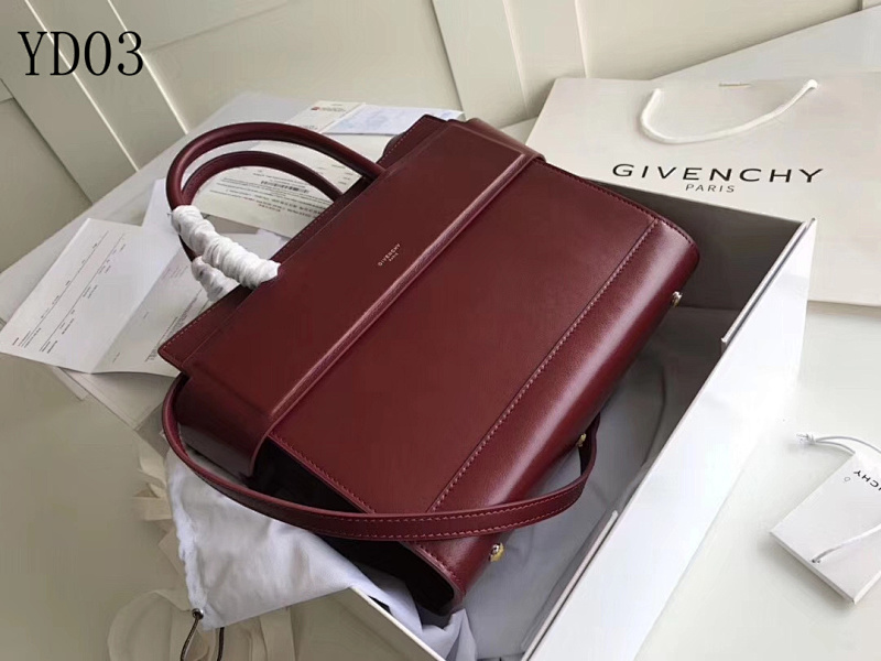 Givnchee YD0385 Medium Antigona Tote Bag