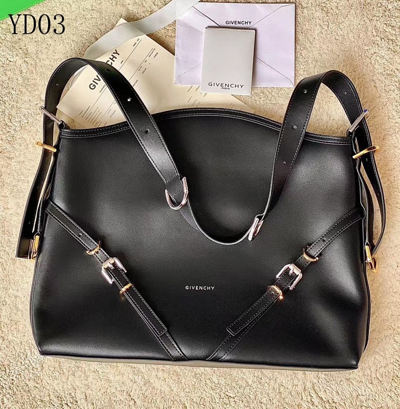 Givnchee YD0383 Medium Antigona Bag
