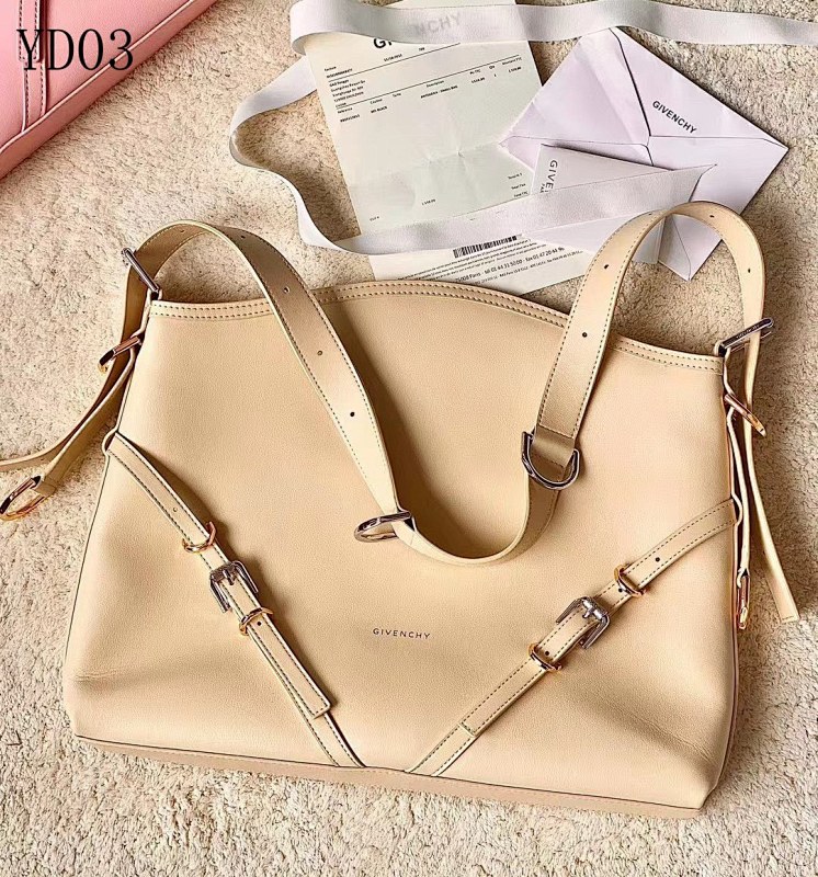 Givnchee YD0383 Medium Tote Bag