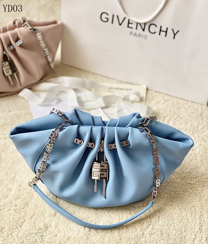 Givnchee YD0380 Antigona Pleated Leather Shoulder Bag