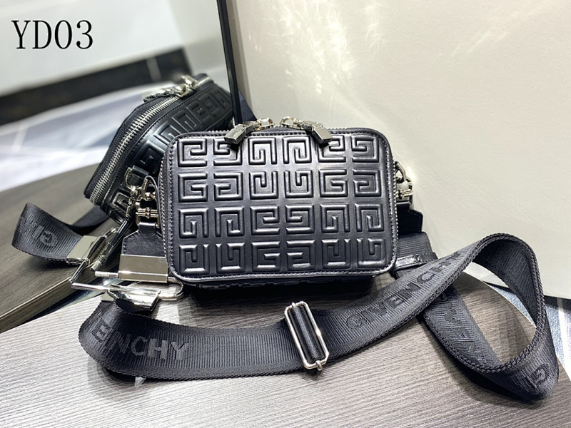 GIVENCHY YD03 Antigona U Camera Bag