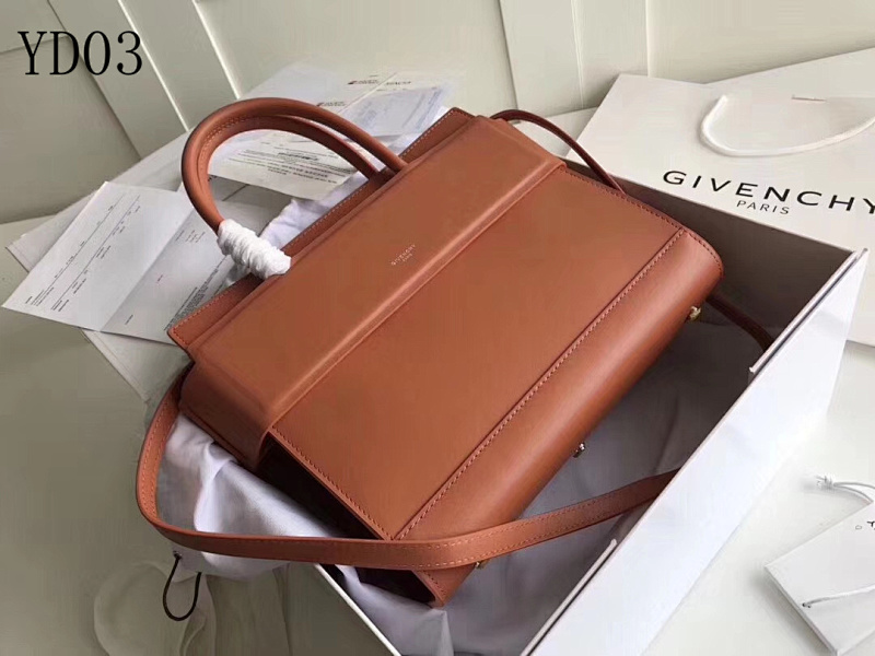 Givnchee YD03 Antigona Medium Tote Bag