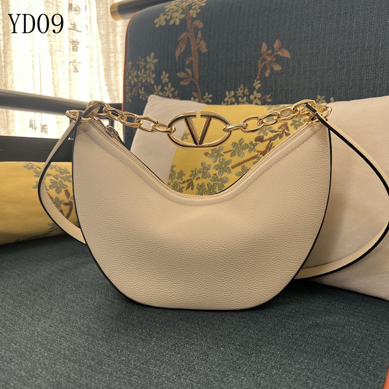 Valentiino YD0970 Small Tote Bag in Grained Leather