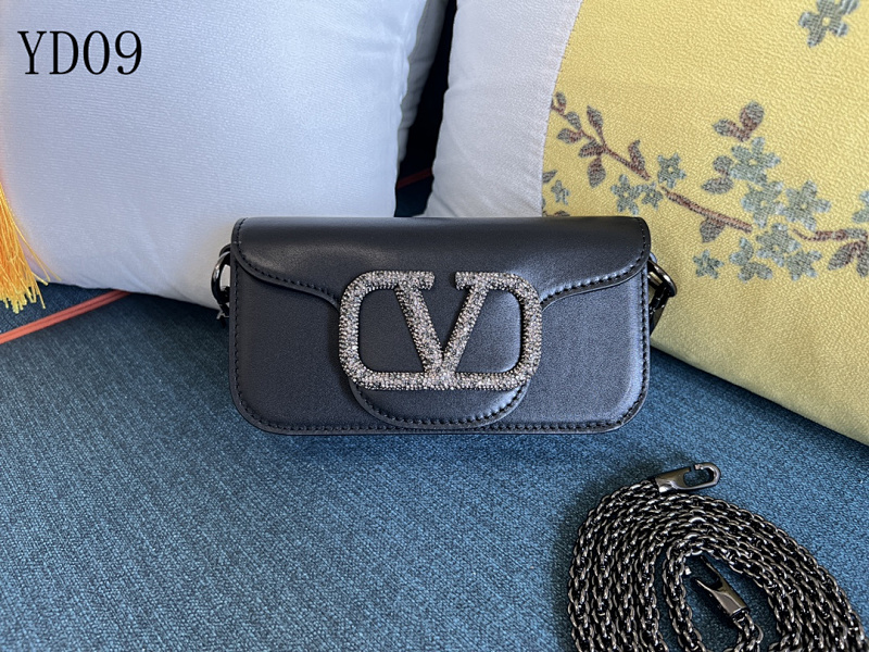 Valentiino YD09 Small Wallet on Chain